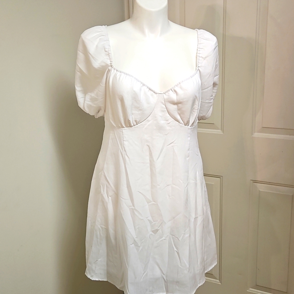 Divided White Sheath Mini Dress with Puff Sleeves - Picture 3 of 5